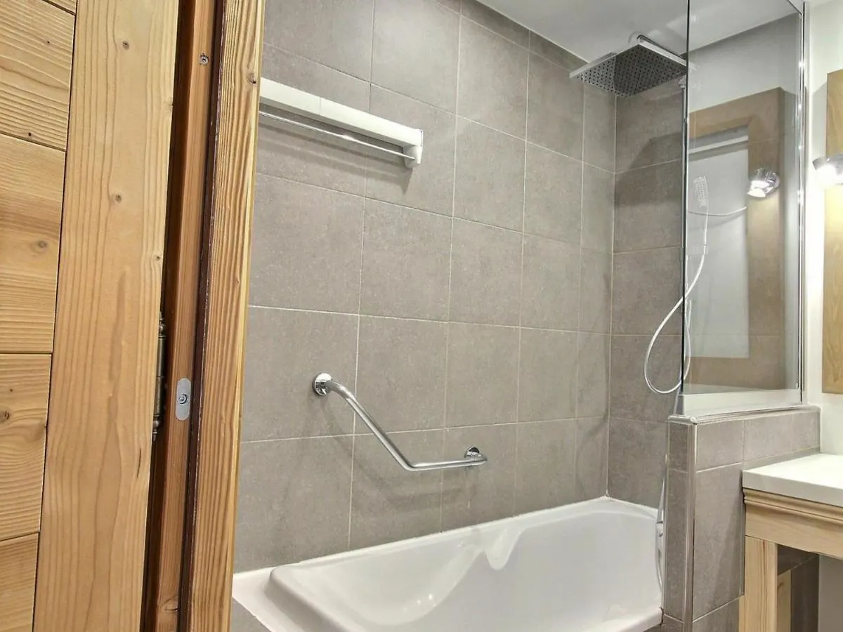 Spacieux 2 Pieces Avec Acces Pistes, Terrasse, Cheminee Et Parking - Fr-1-455-147 La Plagne